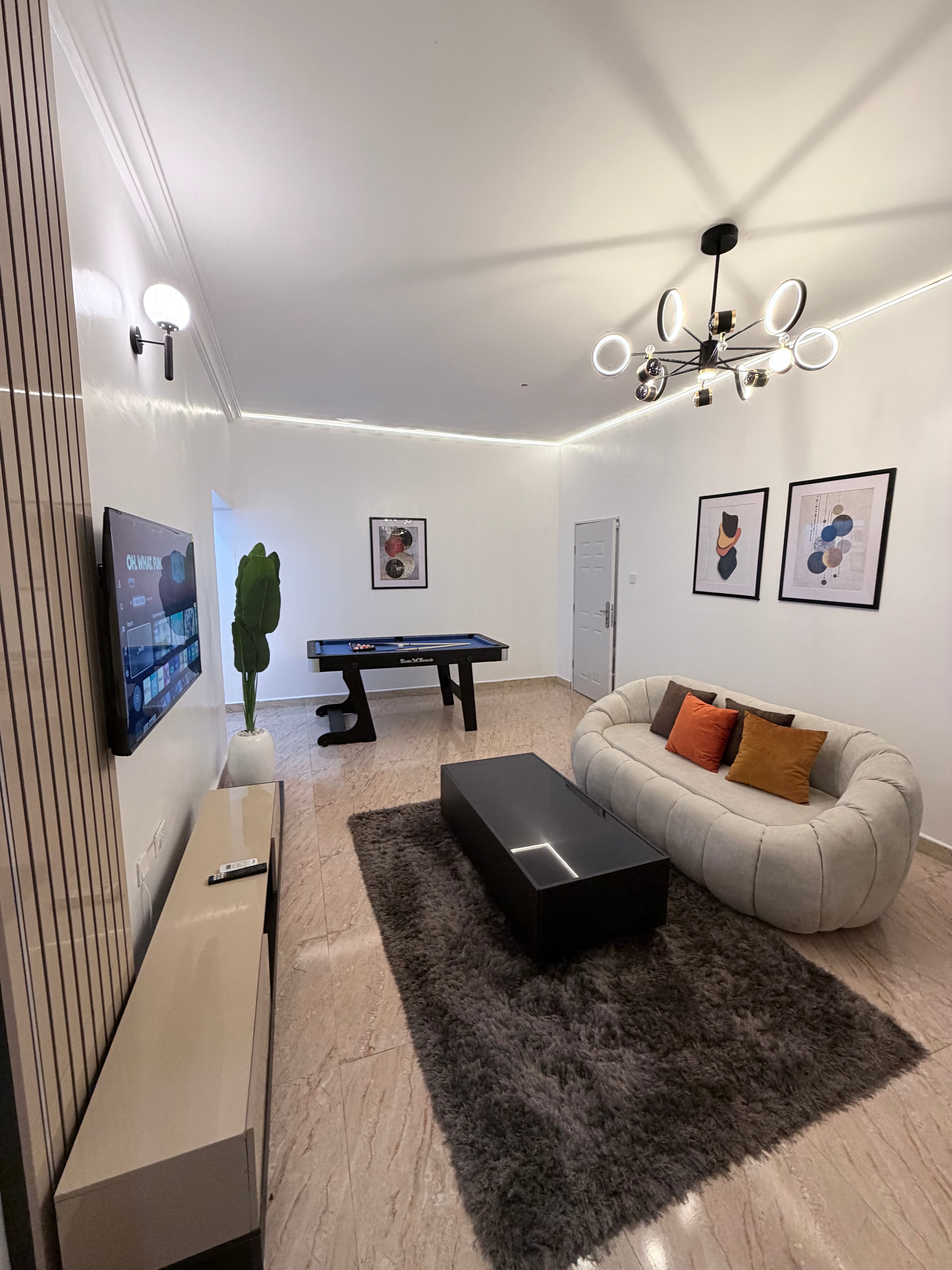 1-Bedroom Apartment with Snooker Table – Wuye