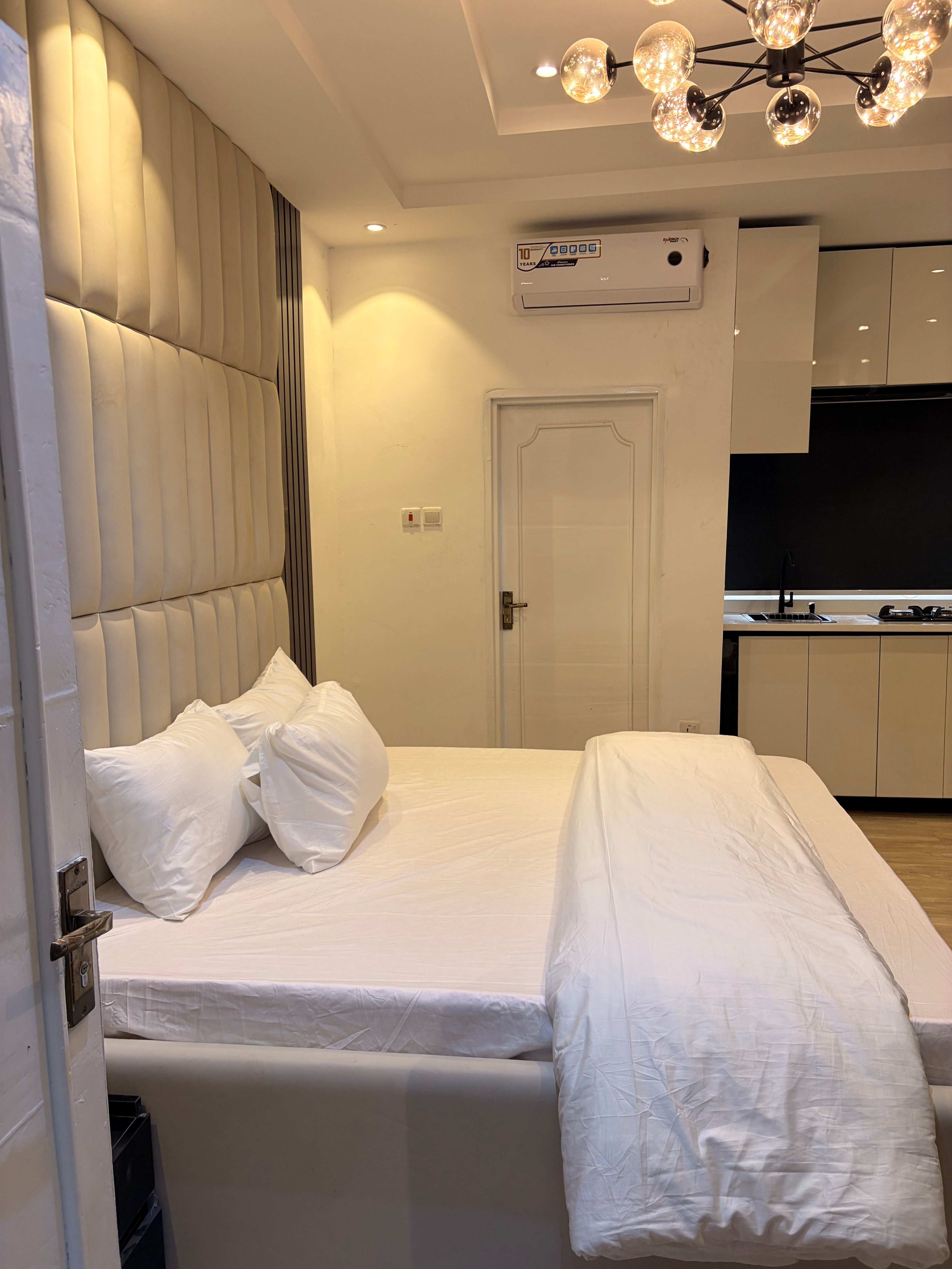 Luxury studio apartment utako