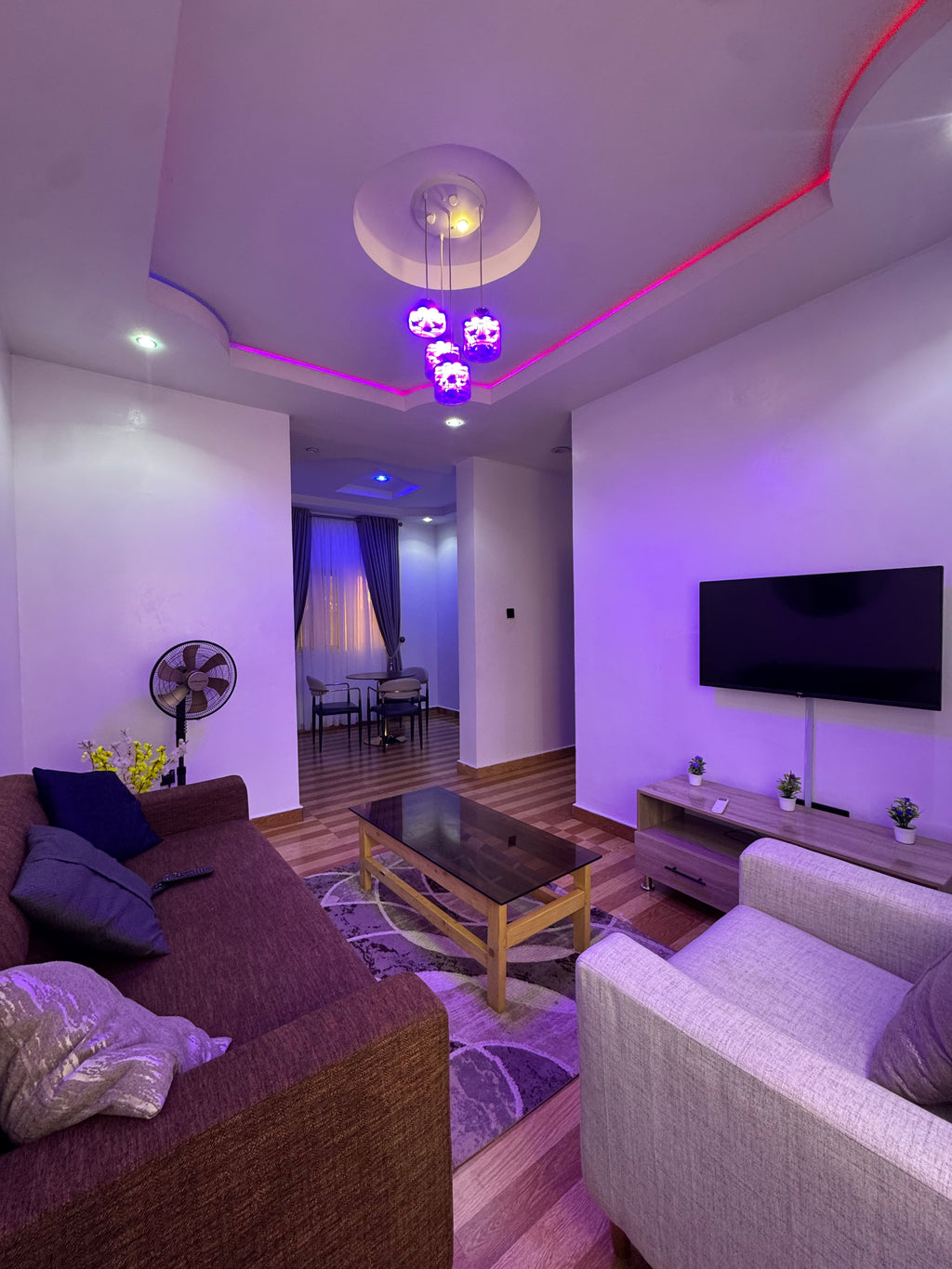 Luxury 1-Bedroom Apartment – Flat 2, Jahi (By Gilmore), Abuja

₦1,350,000 per month