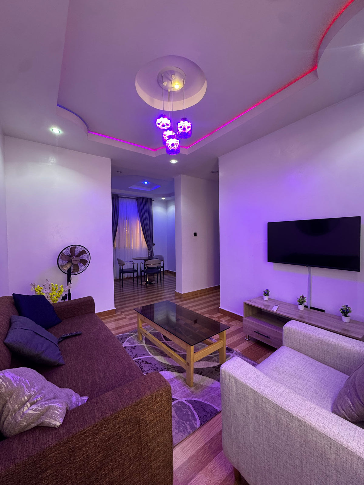 Luxury 1-Bedroom Apartment – Flat 2, Jahi (By Gilmore), Abuja

₦1,350,000 per month