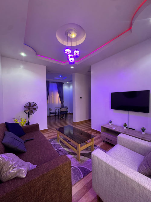 Luxury 1-Bedroom Apartment – Flat 2, Jahi (By Gilmore), Abuja

₦1,350,000 per month