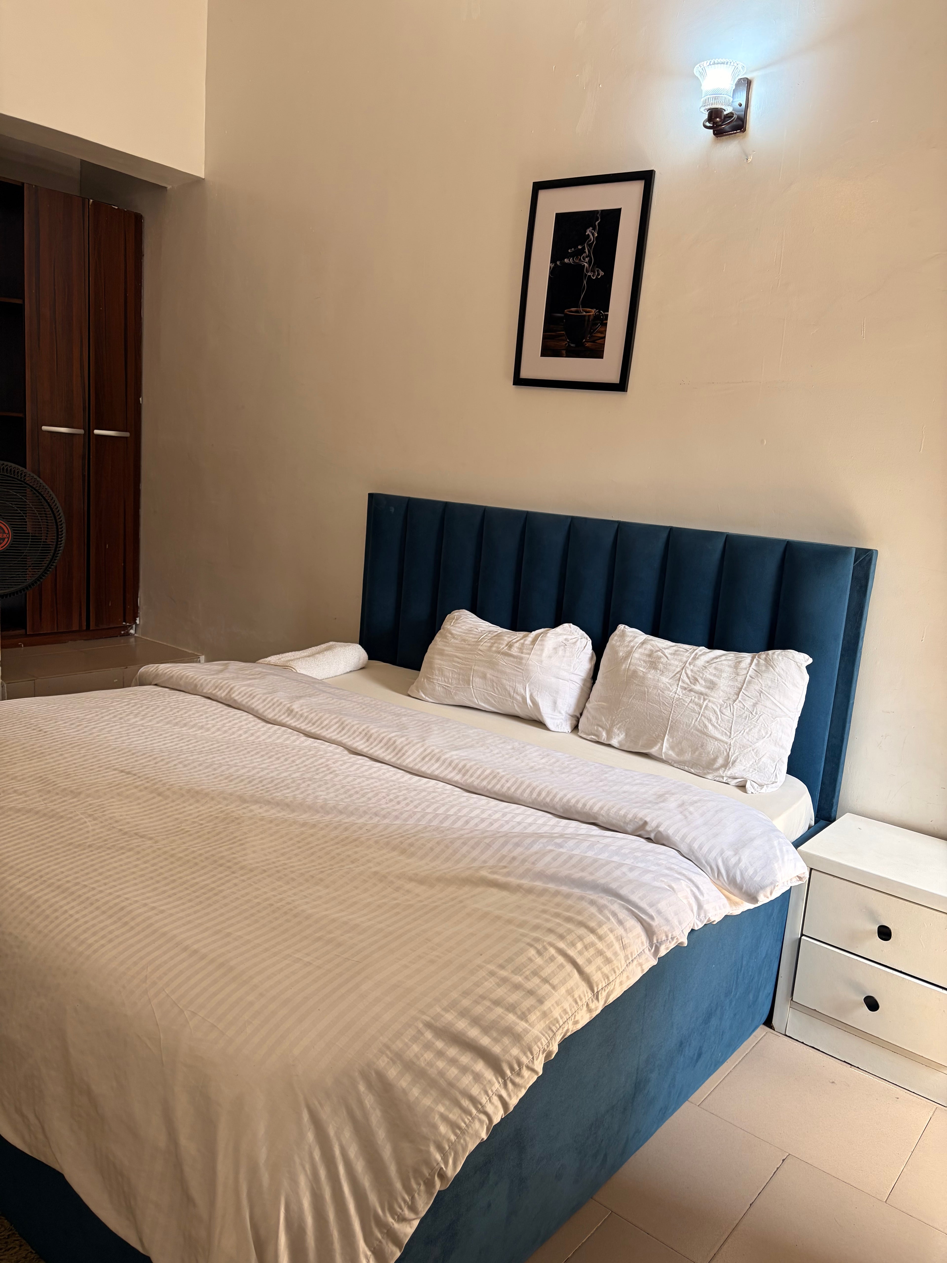 Studio apt-Wuye