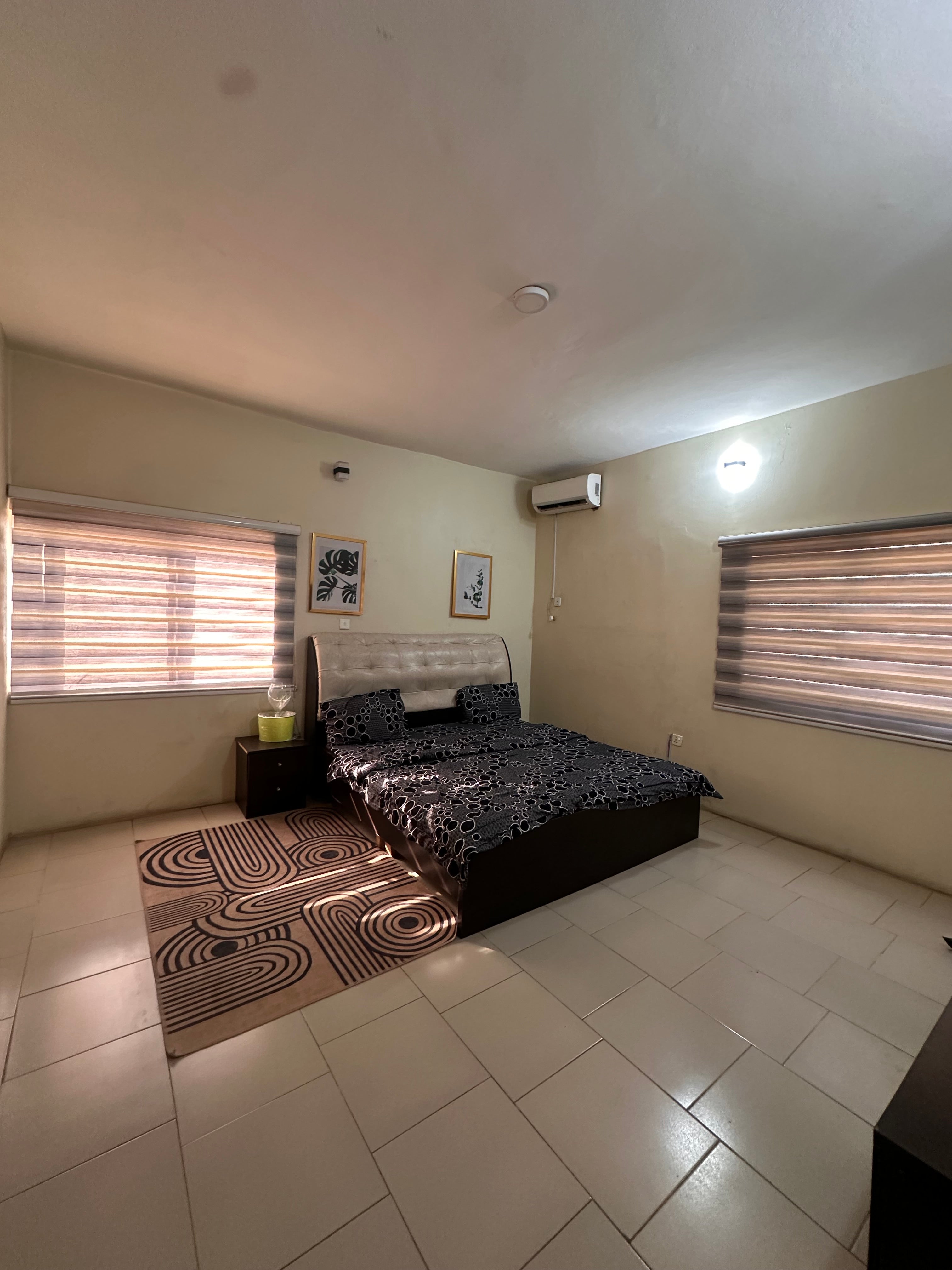 Cute 2 bedroom utako 24 hours electricity WiFi security