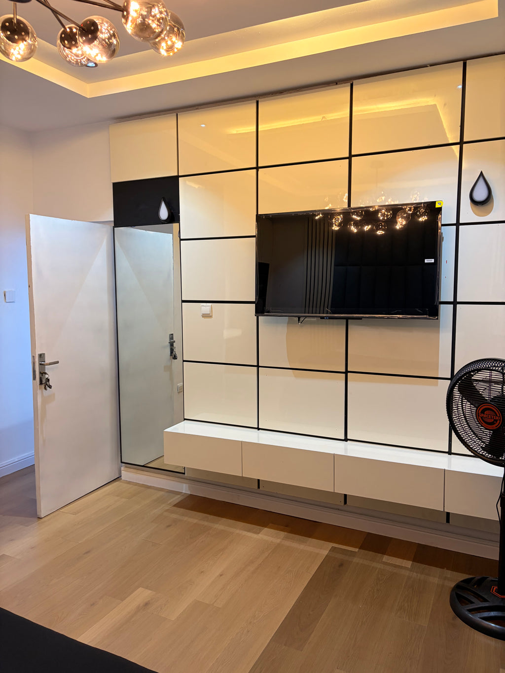 Big studio apt- utako