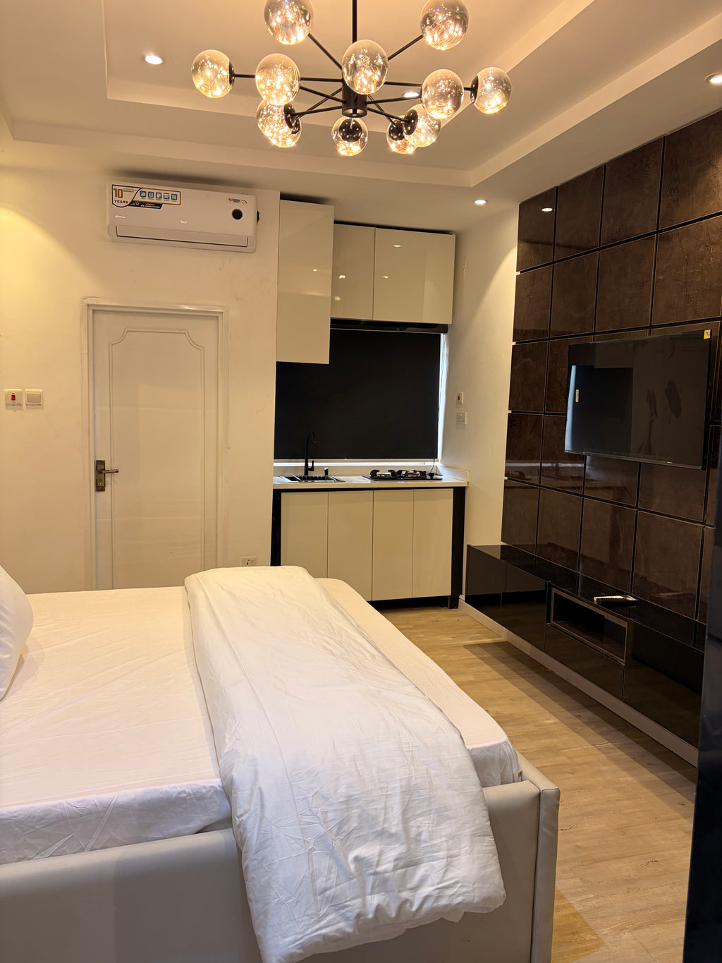 Luxury studio apartment utako
