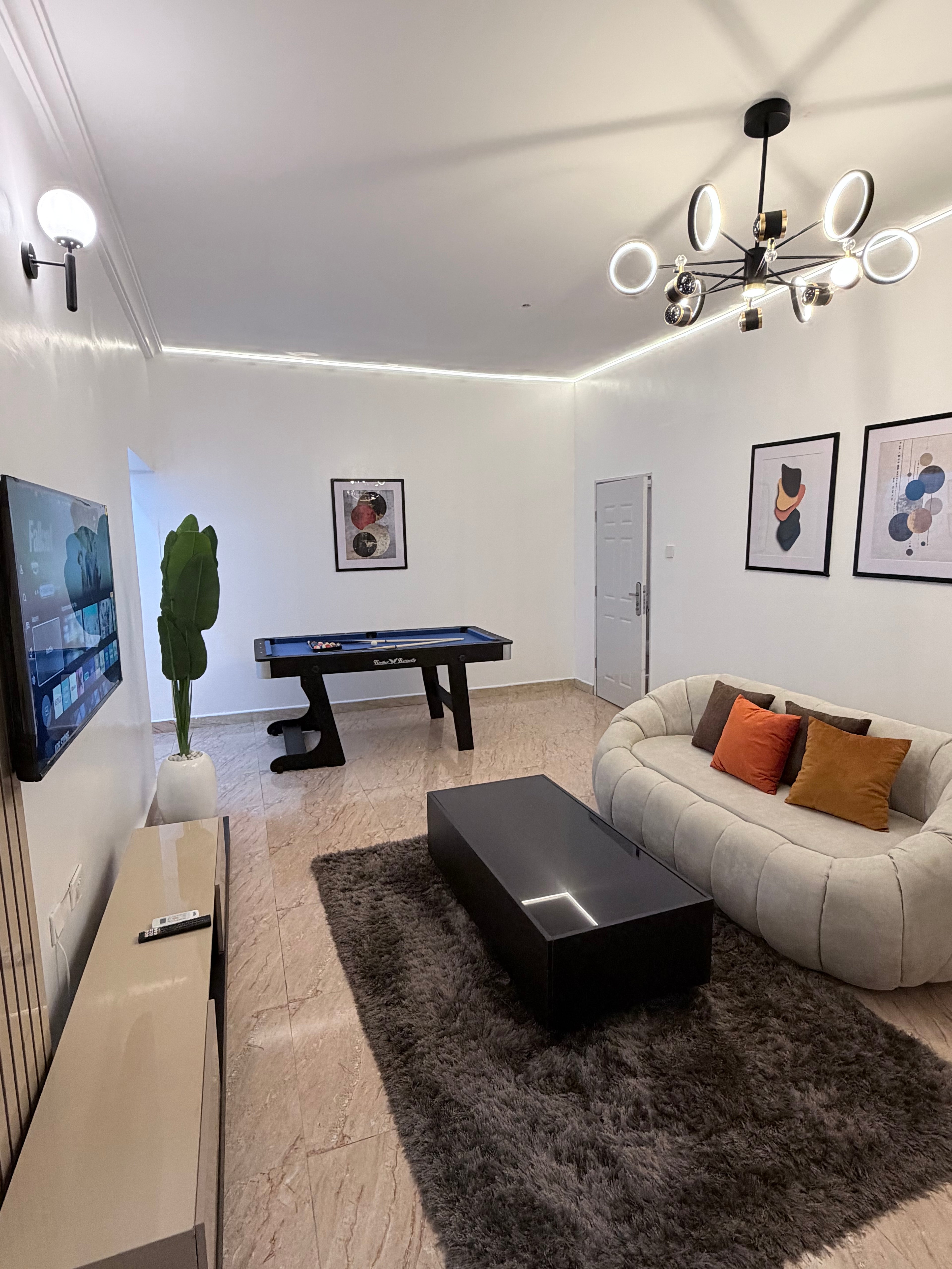 1-Bedroom Apartment with Snooker Table – Wuye