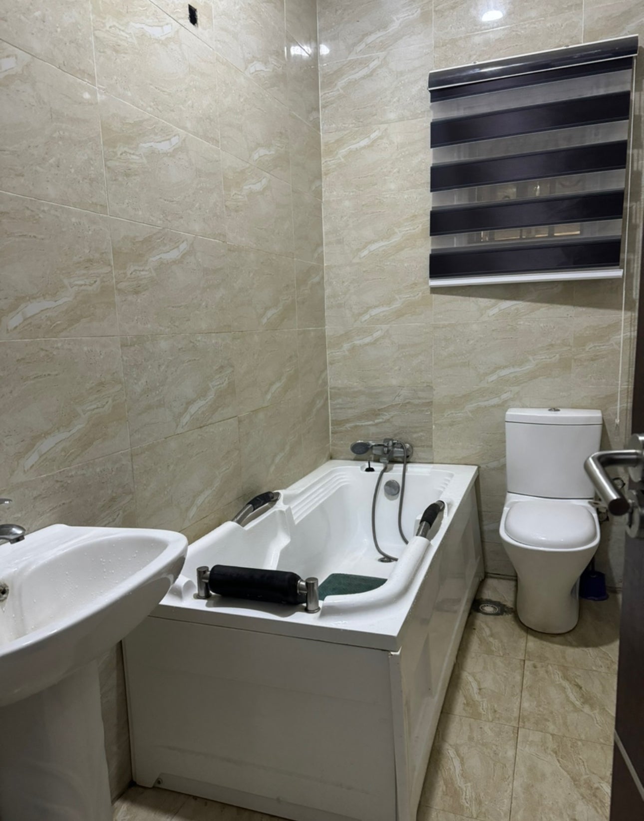 Studio apartment in Wuye 24h light WiFi washing machine