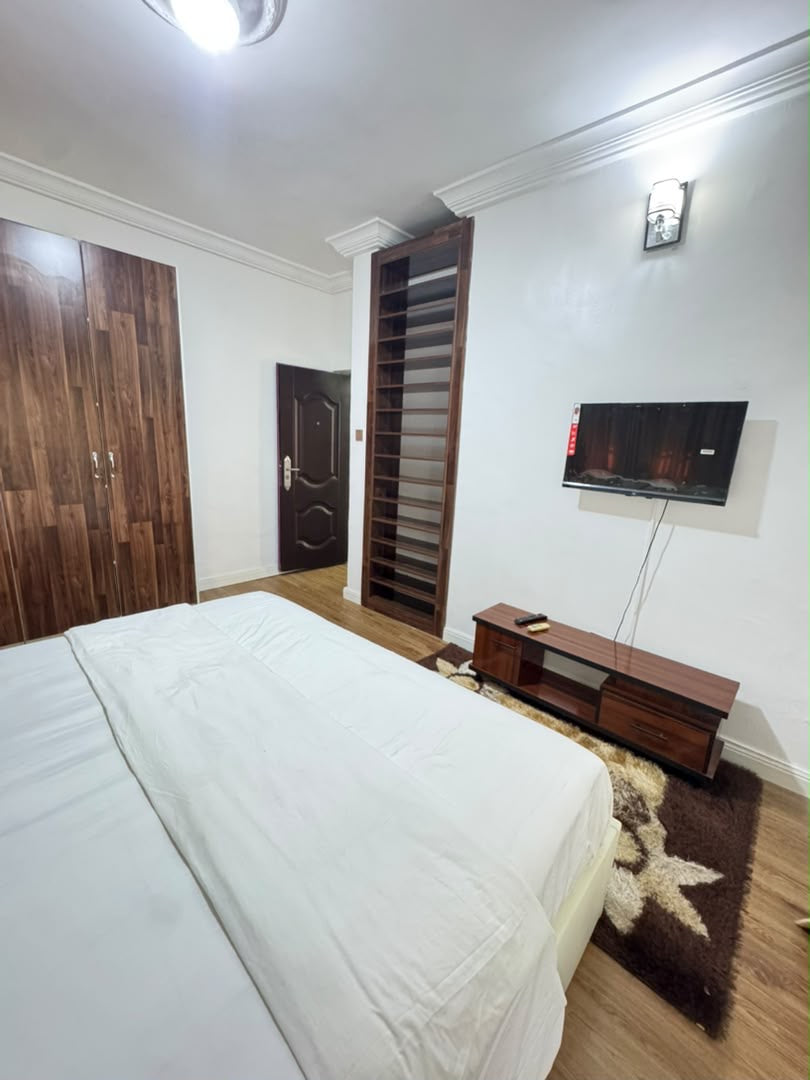 Luxury 1-Bedroom Apartment – Wuse 2, Abuja

₦1,950,000 per month