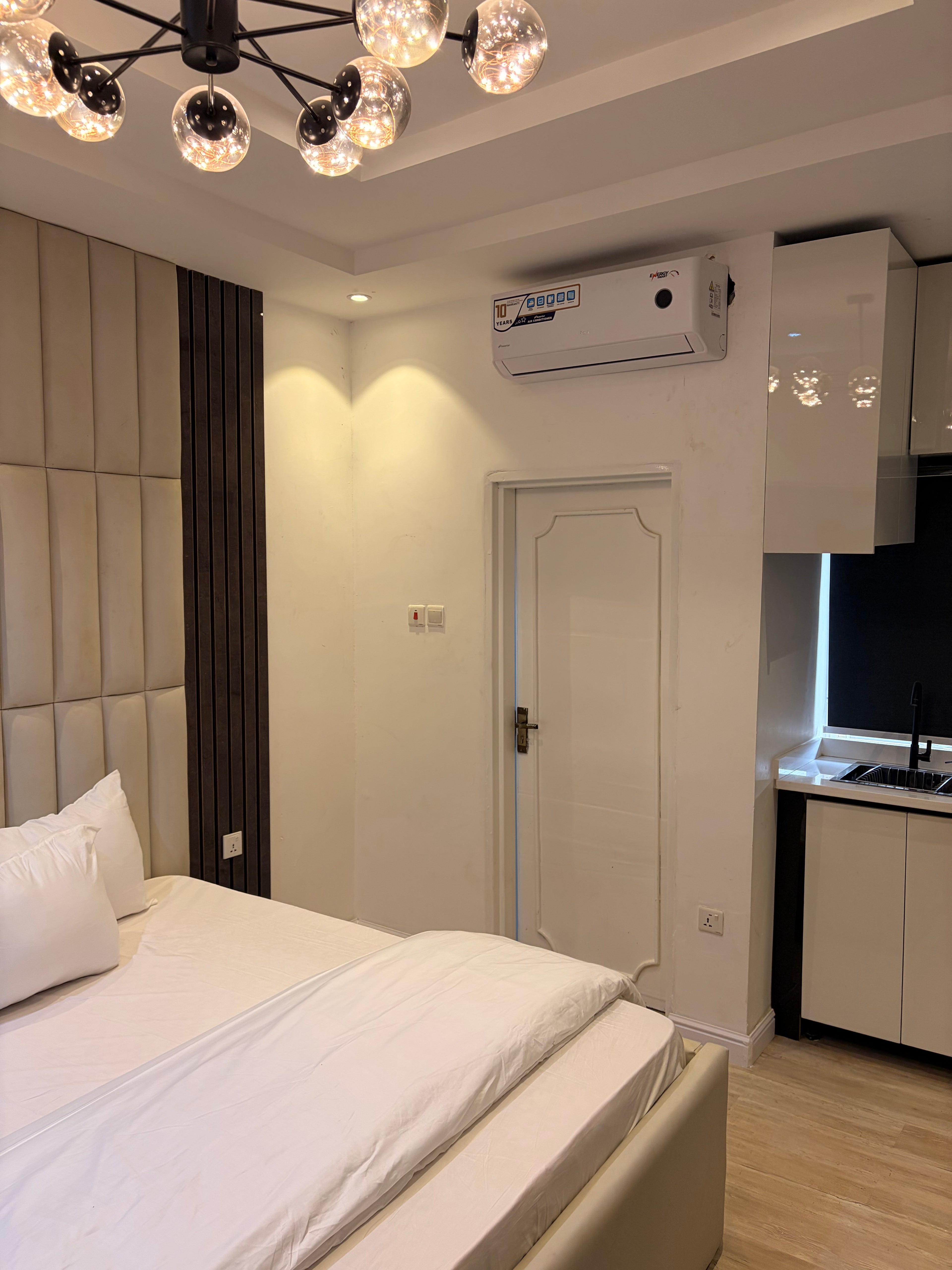 Luxury studio apartment utako