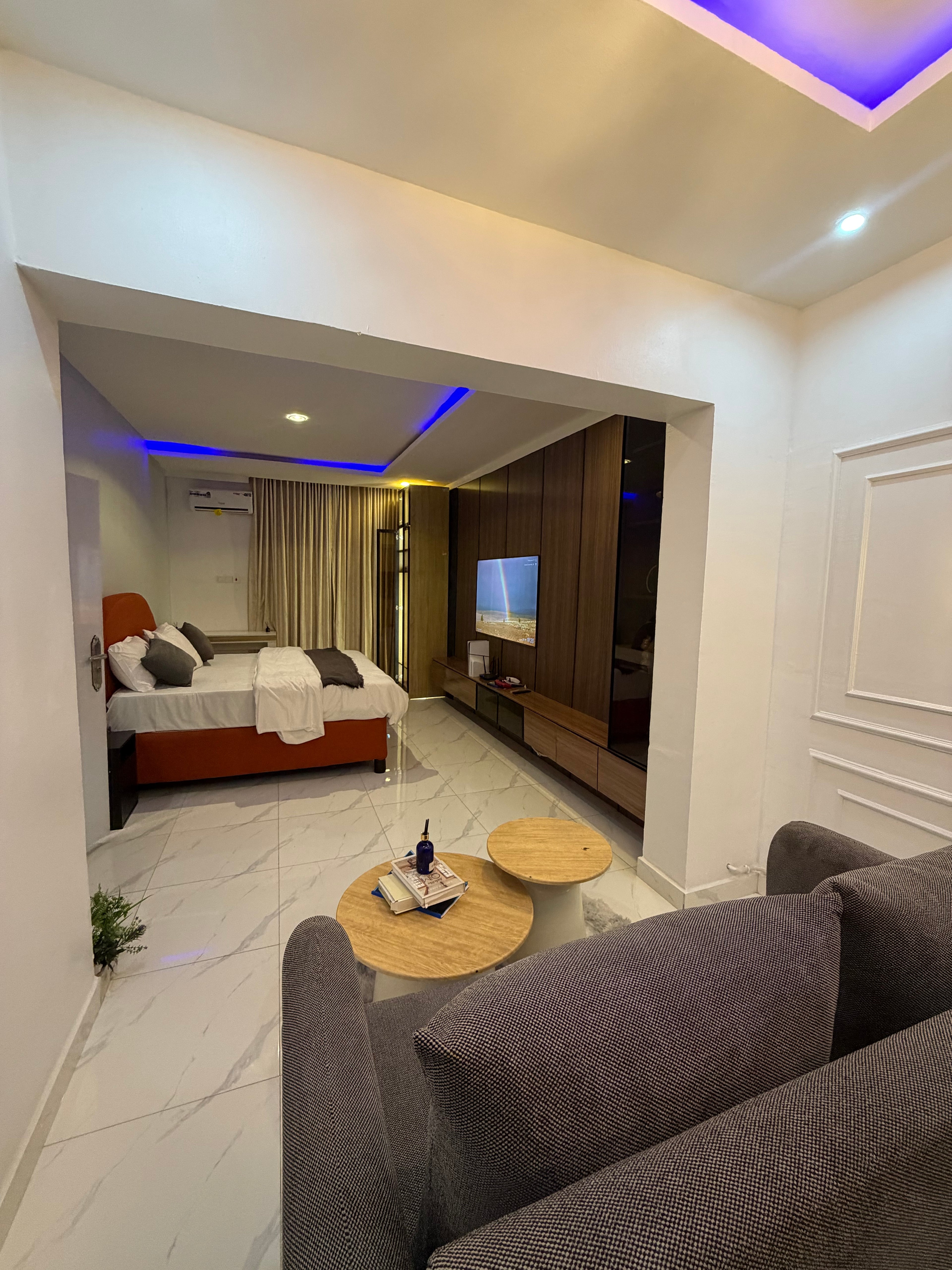 Big Studio Apartment with PS5 – Jahi, Abuja