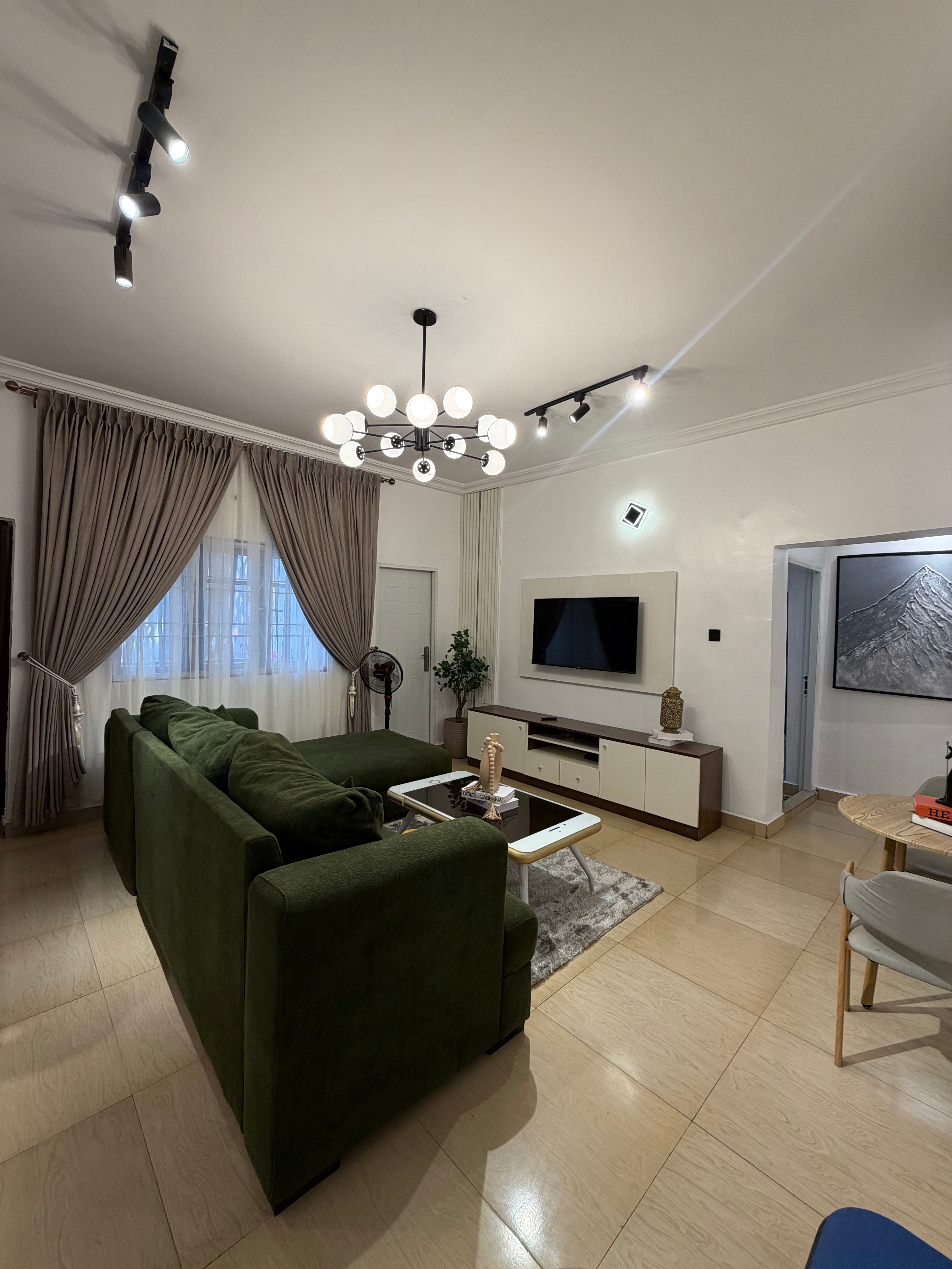 Luxury 1 bedroom Wuye
