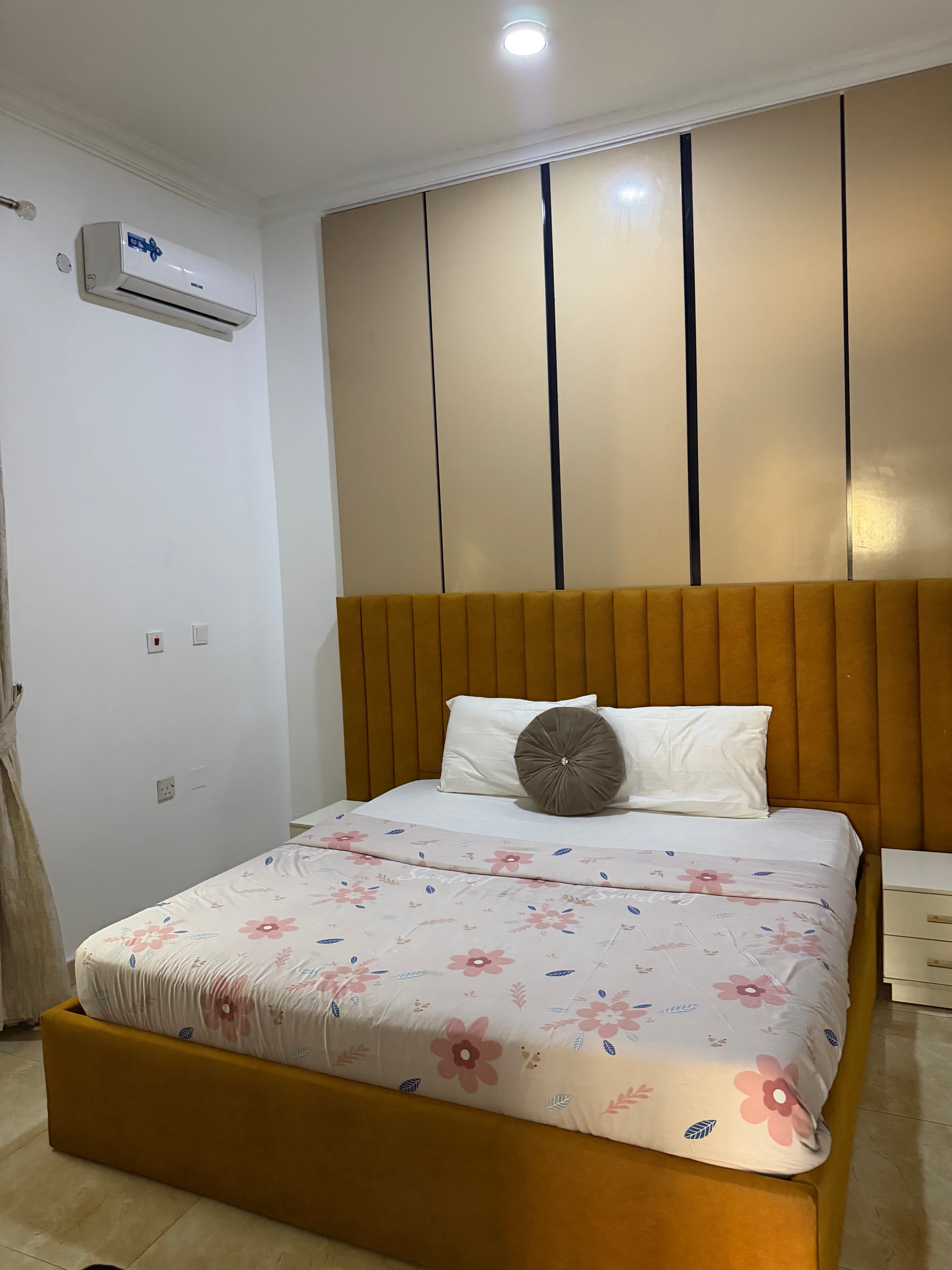 1-Bedroom Apartment – Jahi (By Gilmore)