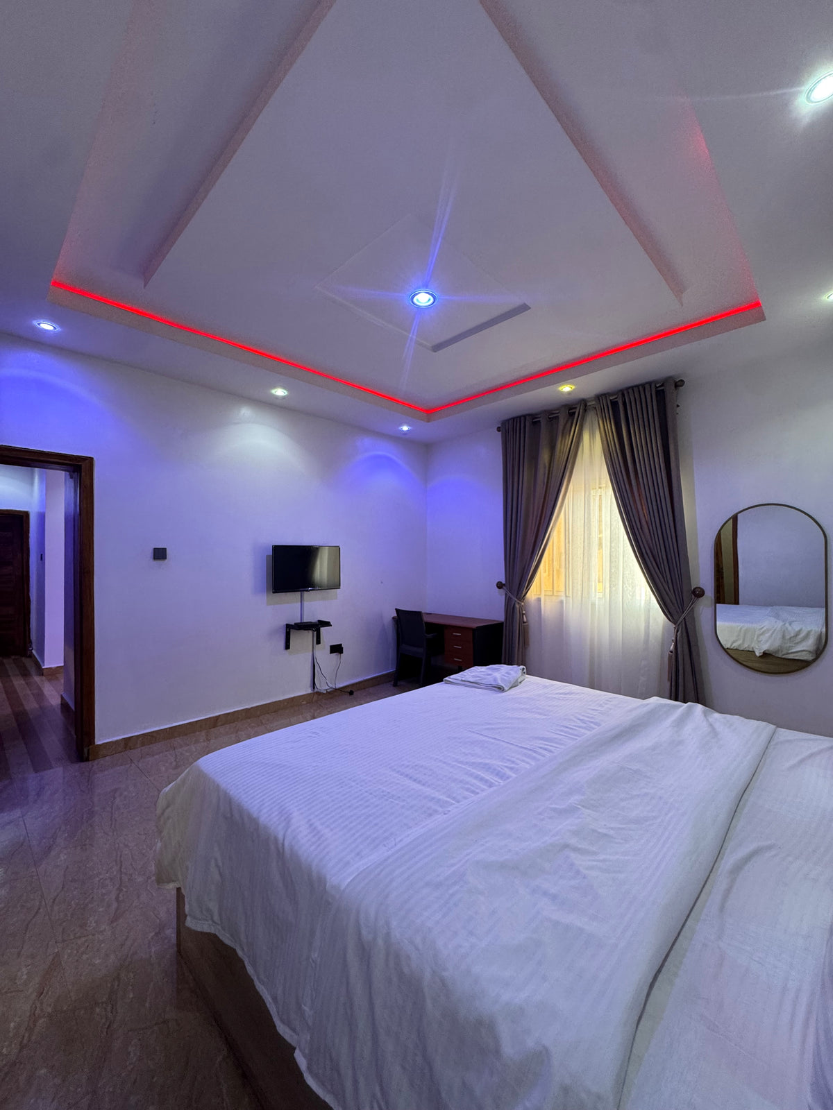Luxury 1-Bedroom Apartment – Flat 2, Jahi (By Gilmore), Abuja

₦1,350,000 per month