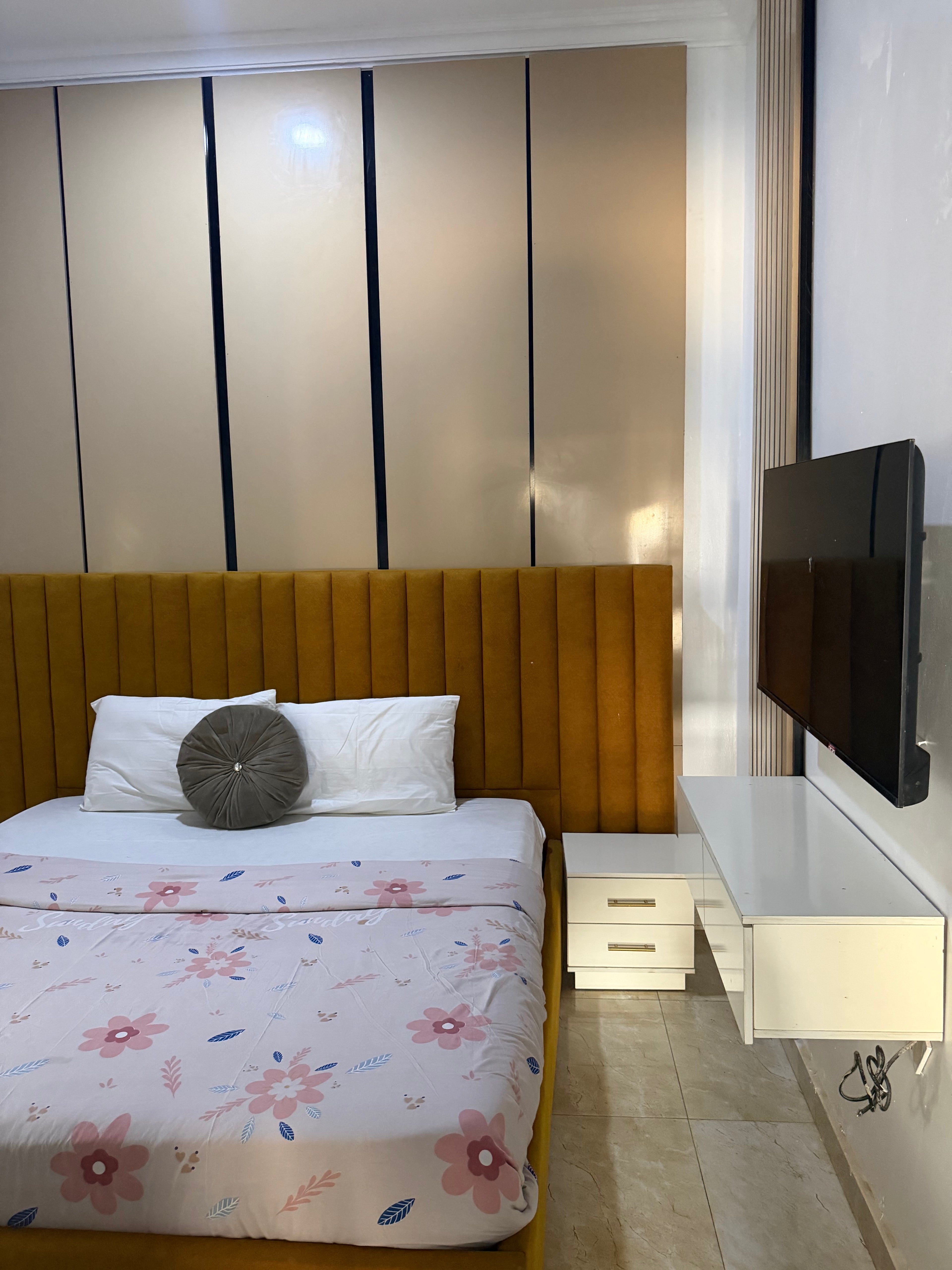1-Bedroom Apartment – Jahi (By Gilmore)