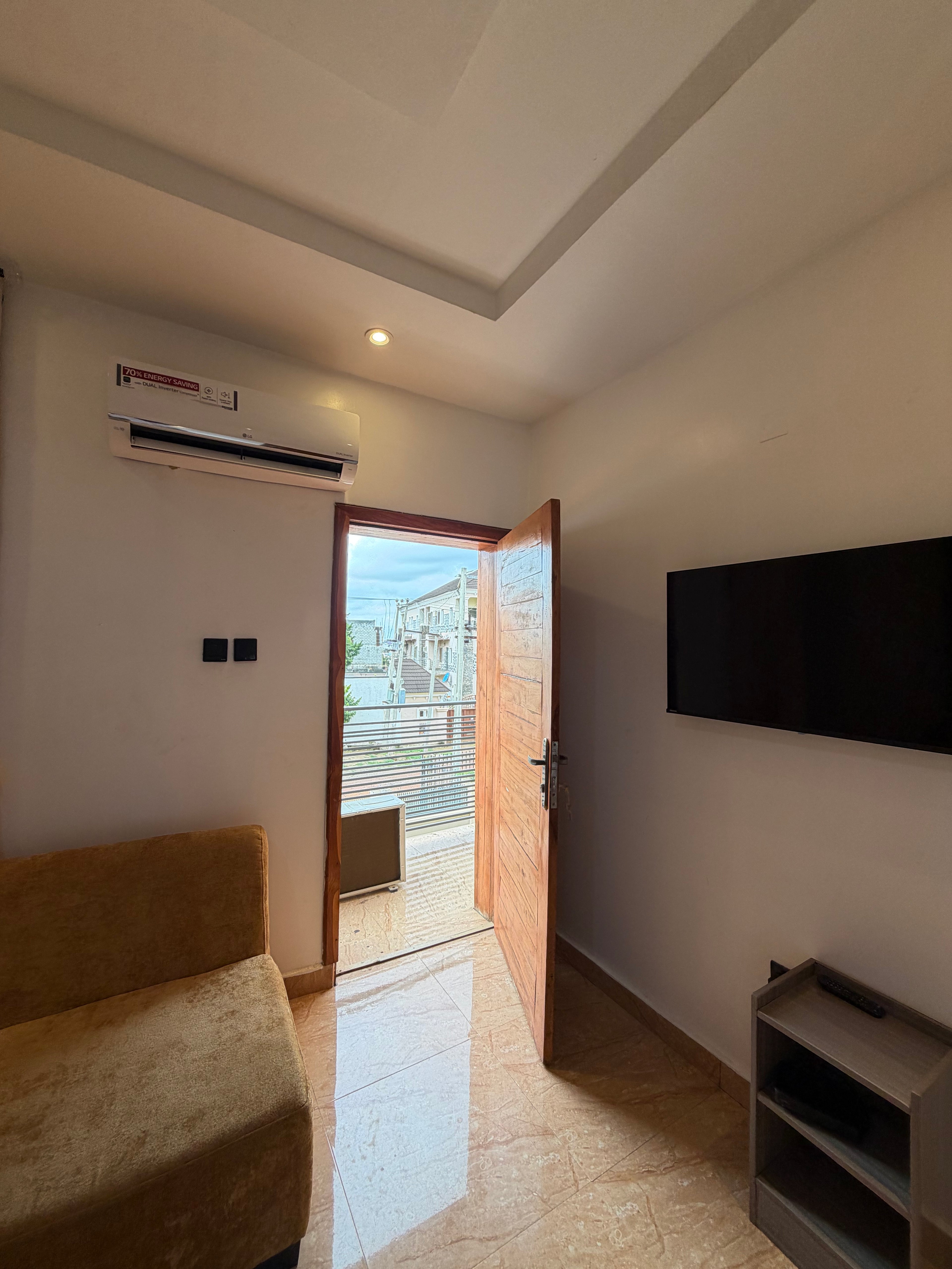 Jahi 1 bedroom flat 3