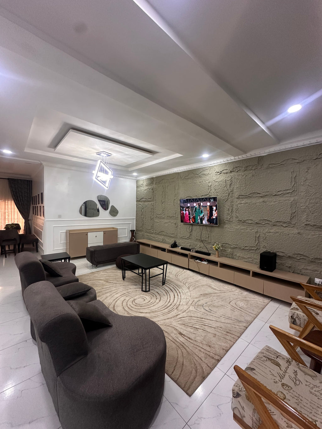 Luxury Single Room Apartment with Extra Sitting Room, Kitchen & Balcony – 3rd Floor, Wuye, Abuja