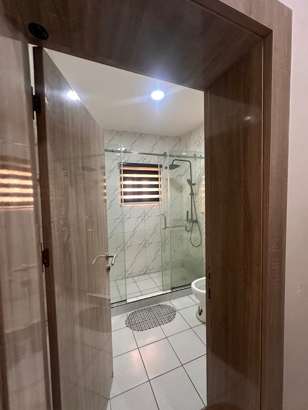 Luxury Single Room Apartment with Extra Sitting Room, Kitchen & Balcony – 3rd Floor, Wuye, Abuja