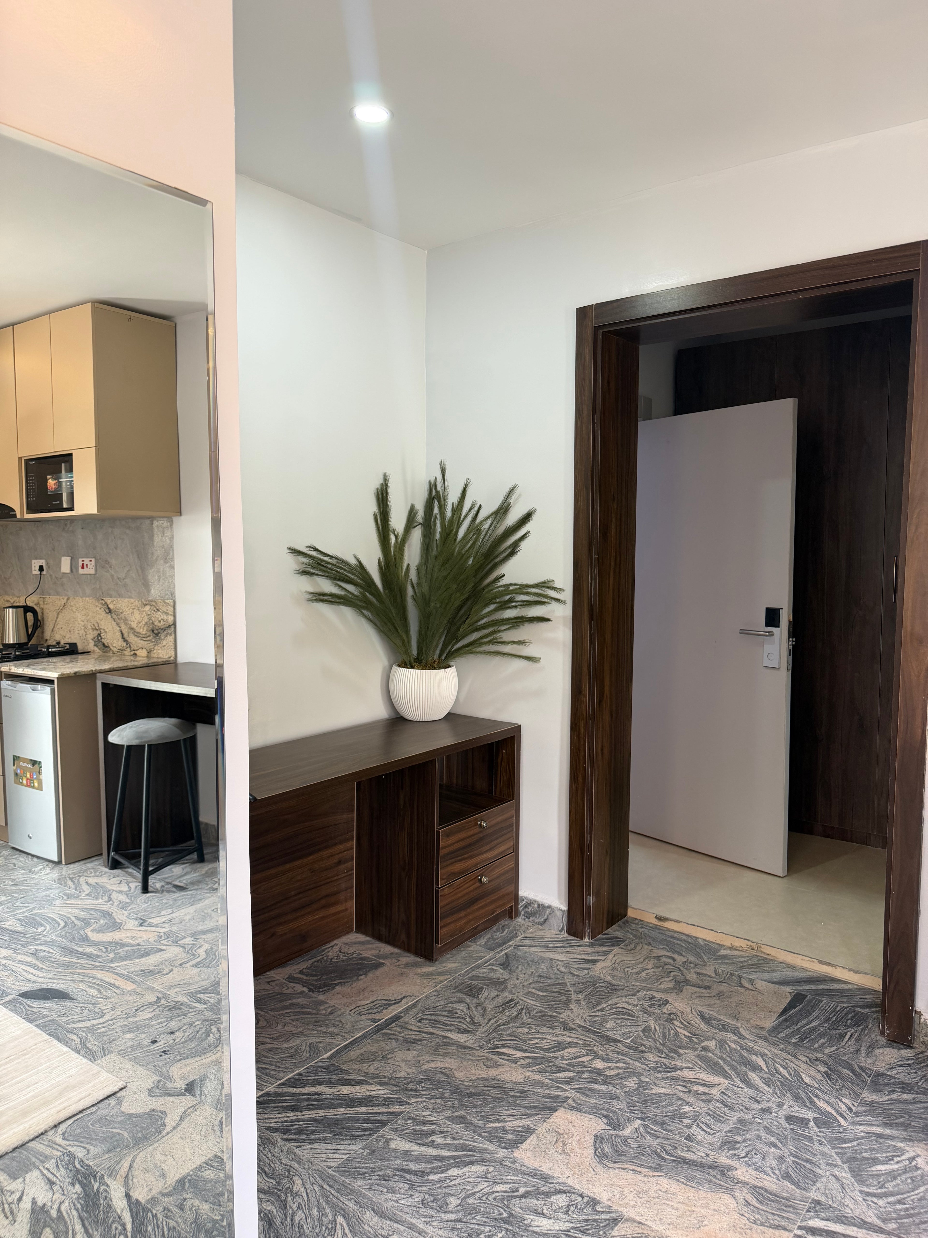 Luxury Studio Apartment – Wuse, Abuja
₦120,000 per night