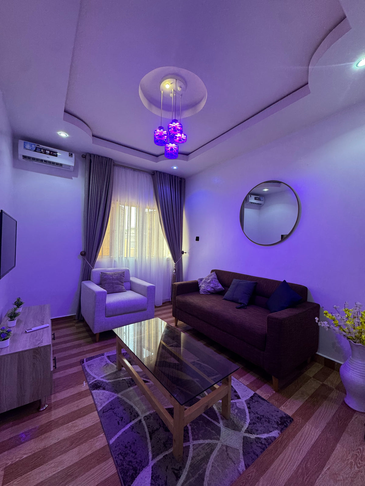 Luxury 1-Bedroom Apartment – Flat 2, Jahi (By Gilmore), Abuja

₦1,350,000 per month