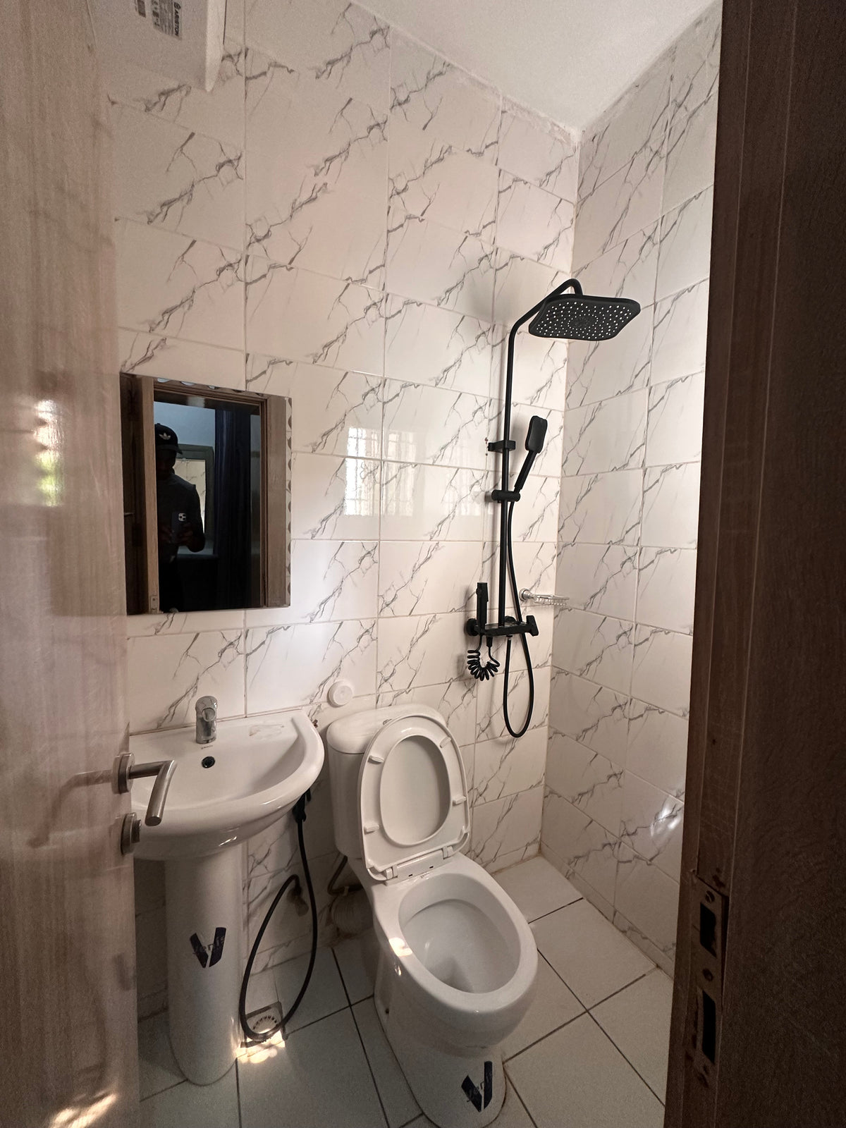 Luxury Single Room Apartment with Extra Sitting Room, Kitchen & Balcony – 3rd Floor, Wuye, Abuja