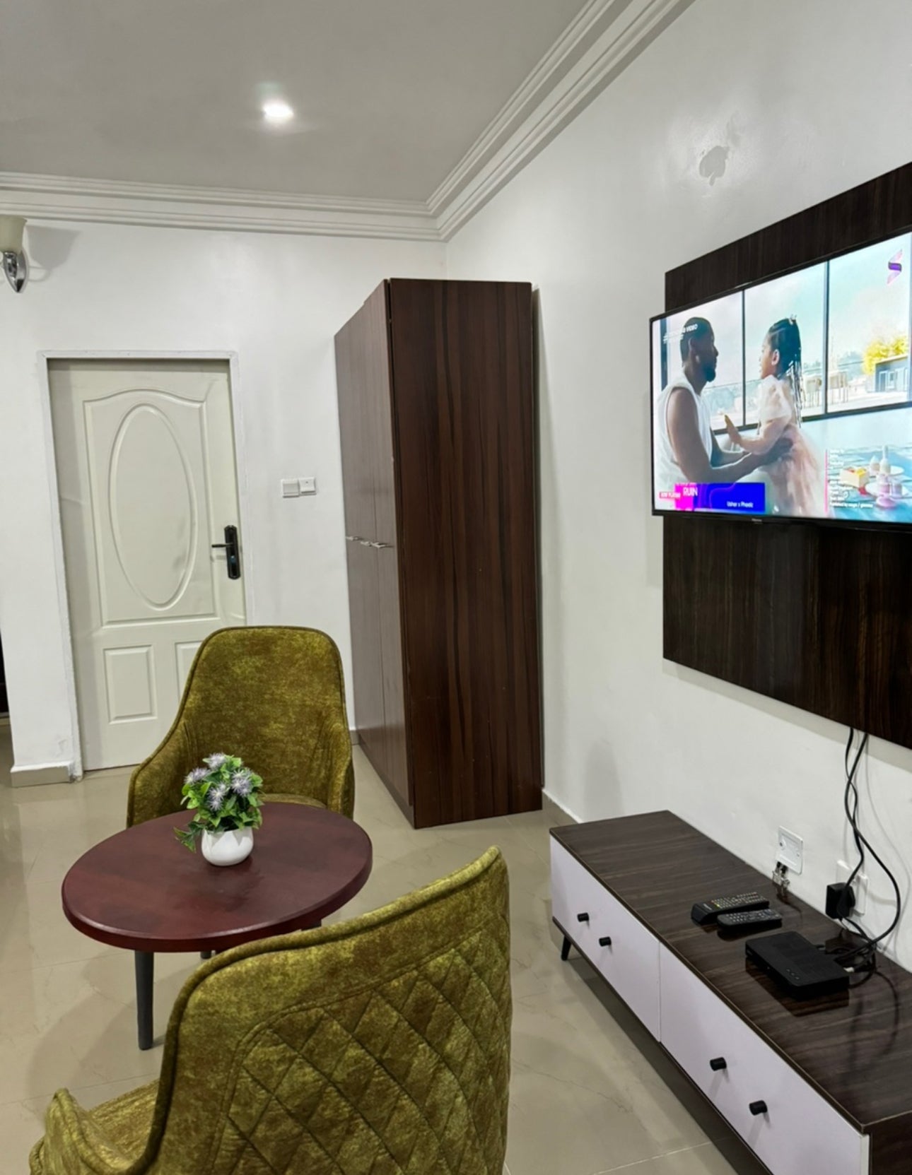 Studio apartment in Wuye 24h light WiFi washing machine