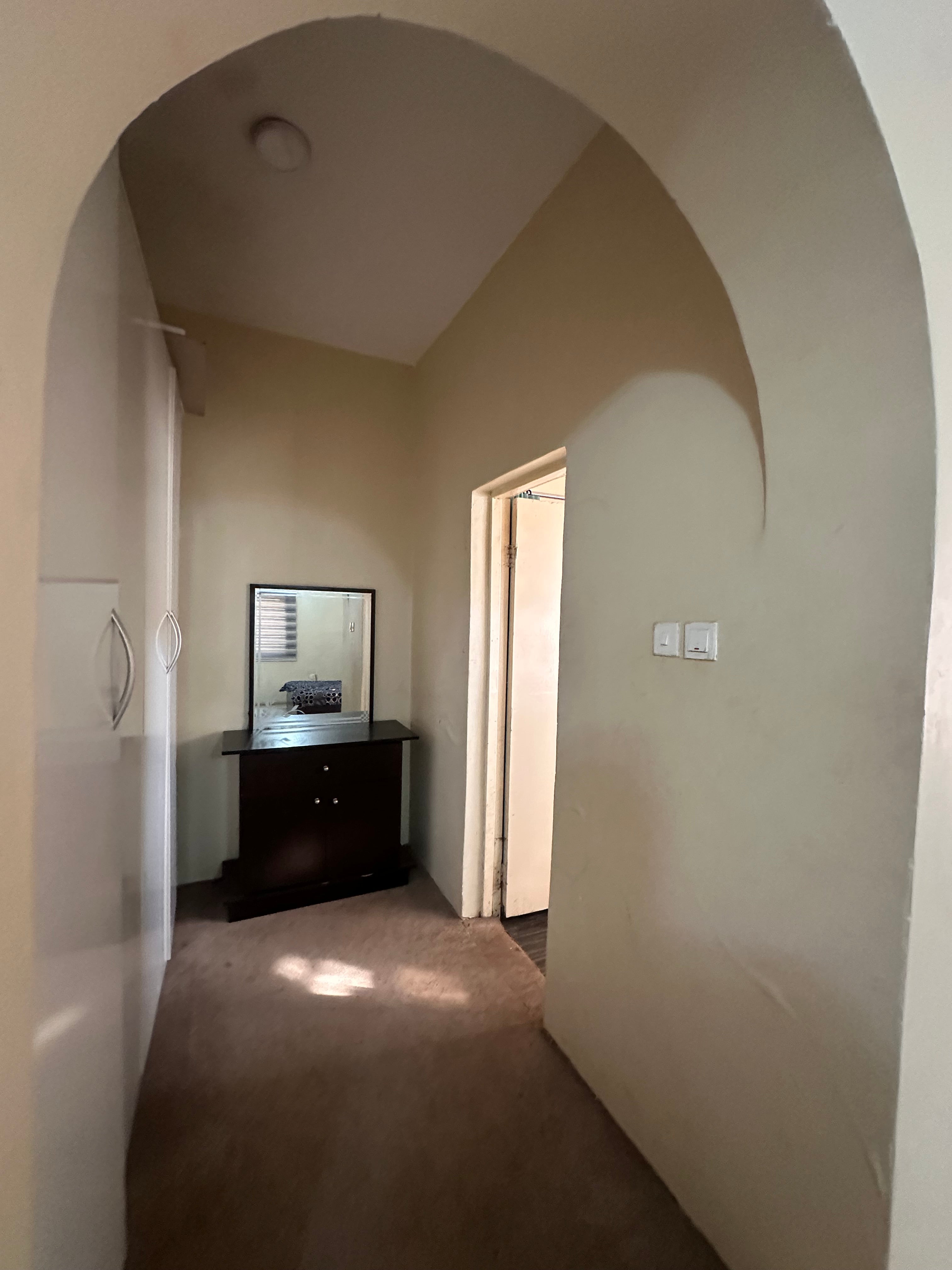 Cute 2 bedroom utako 24 hours electricity WiFi security