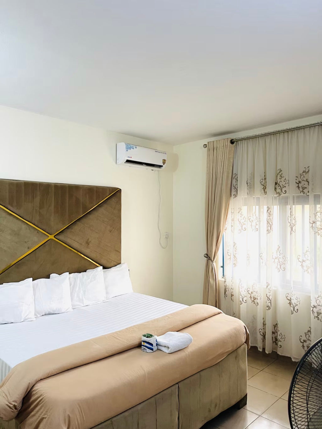 2 bed wuse highbrow area WiFi 24 hours power