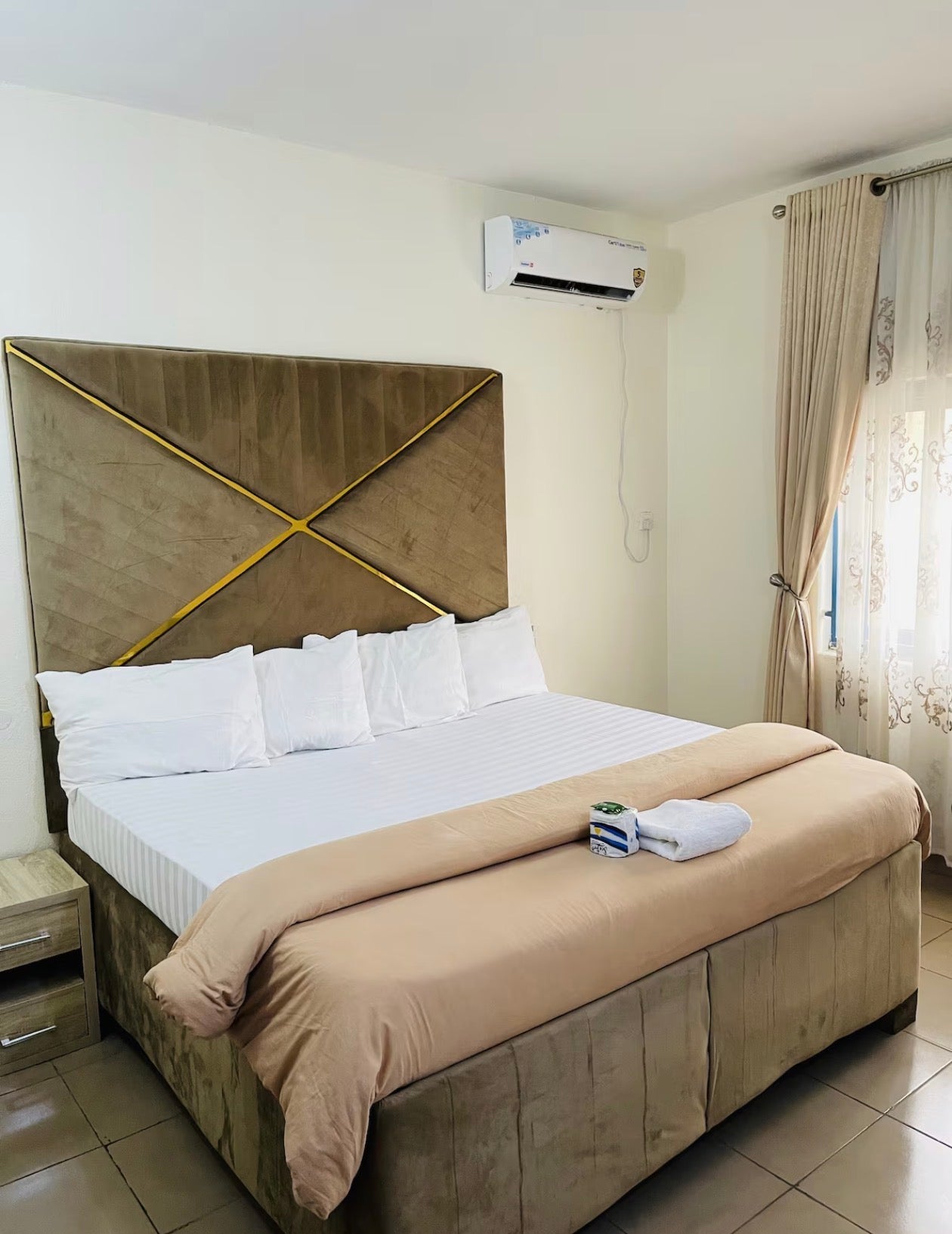 2 bed wuse highbrow area WiFi 24 hours power