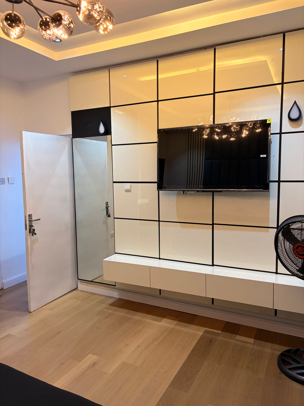 Big studio apt- utako