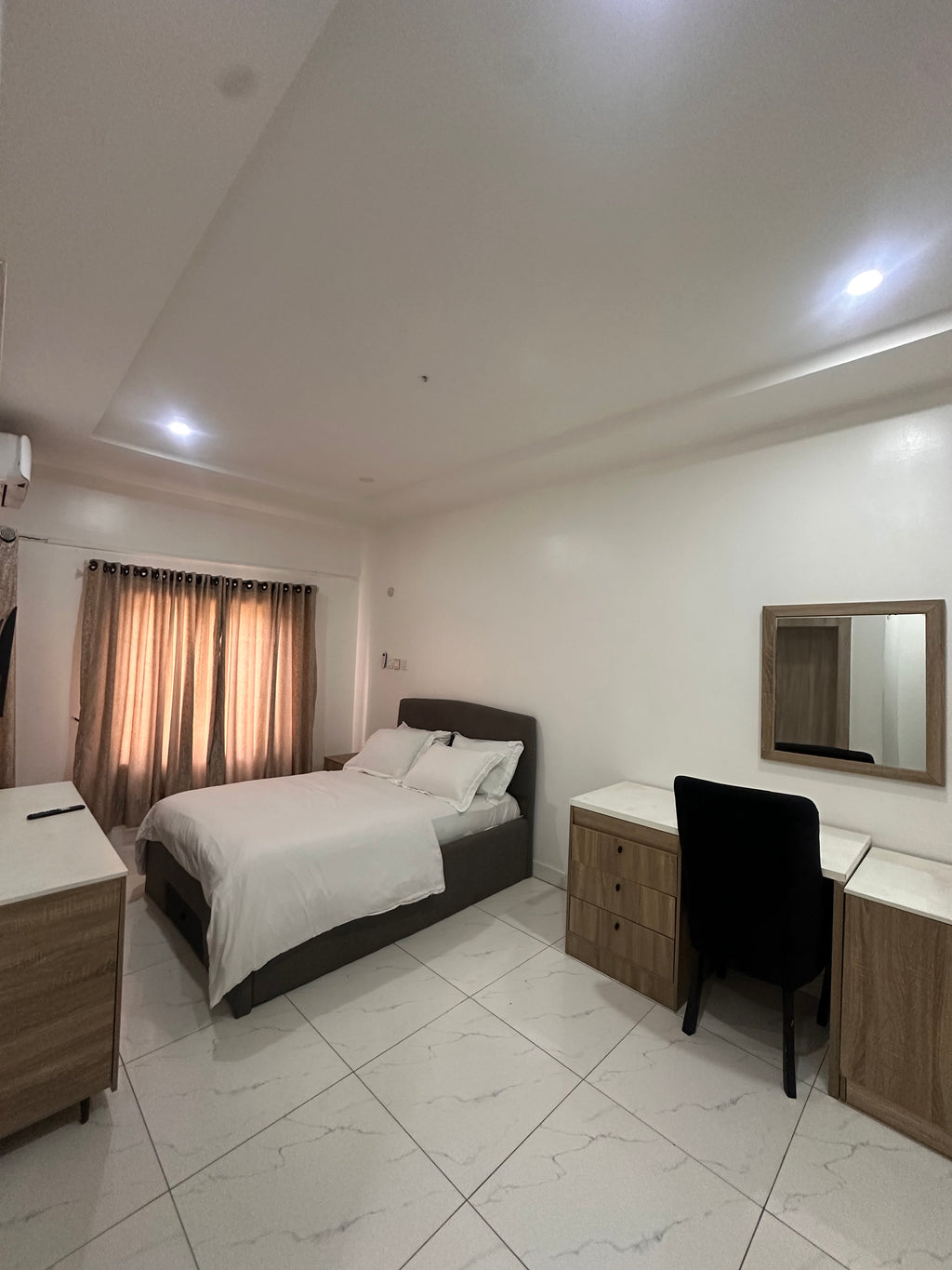 Single room with kitchen and sitting room