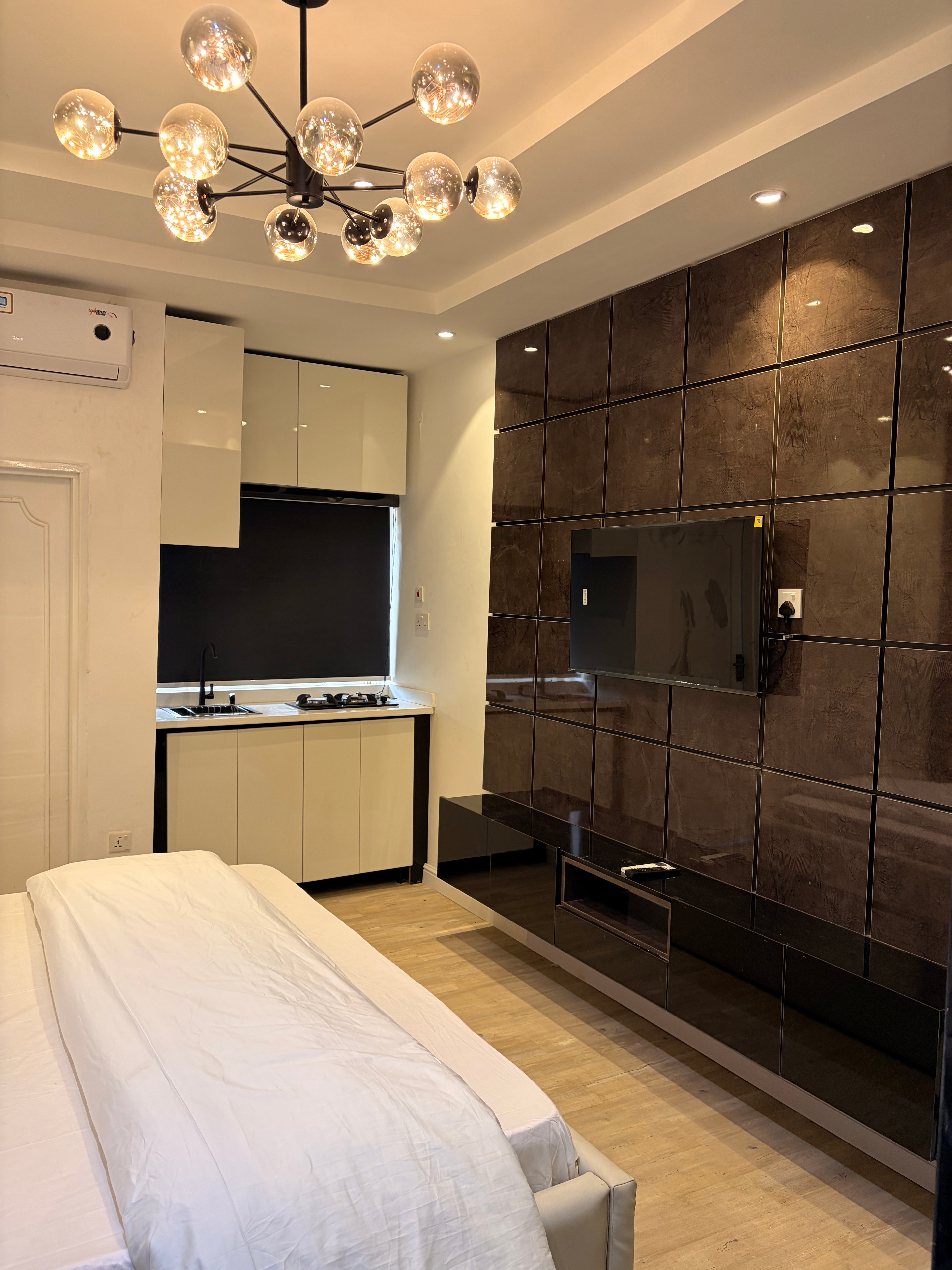 Luxury studio apartment utako