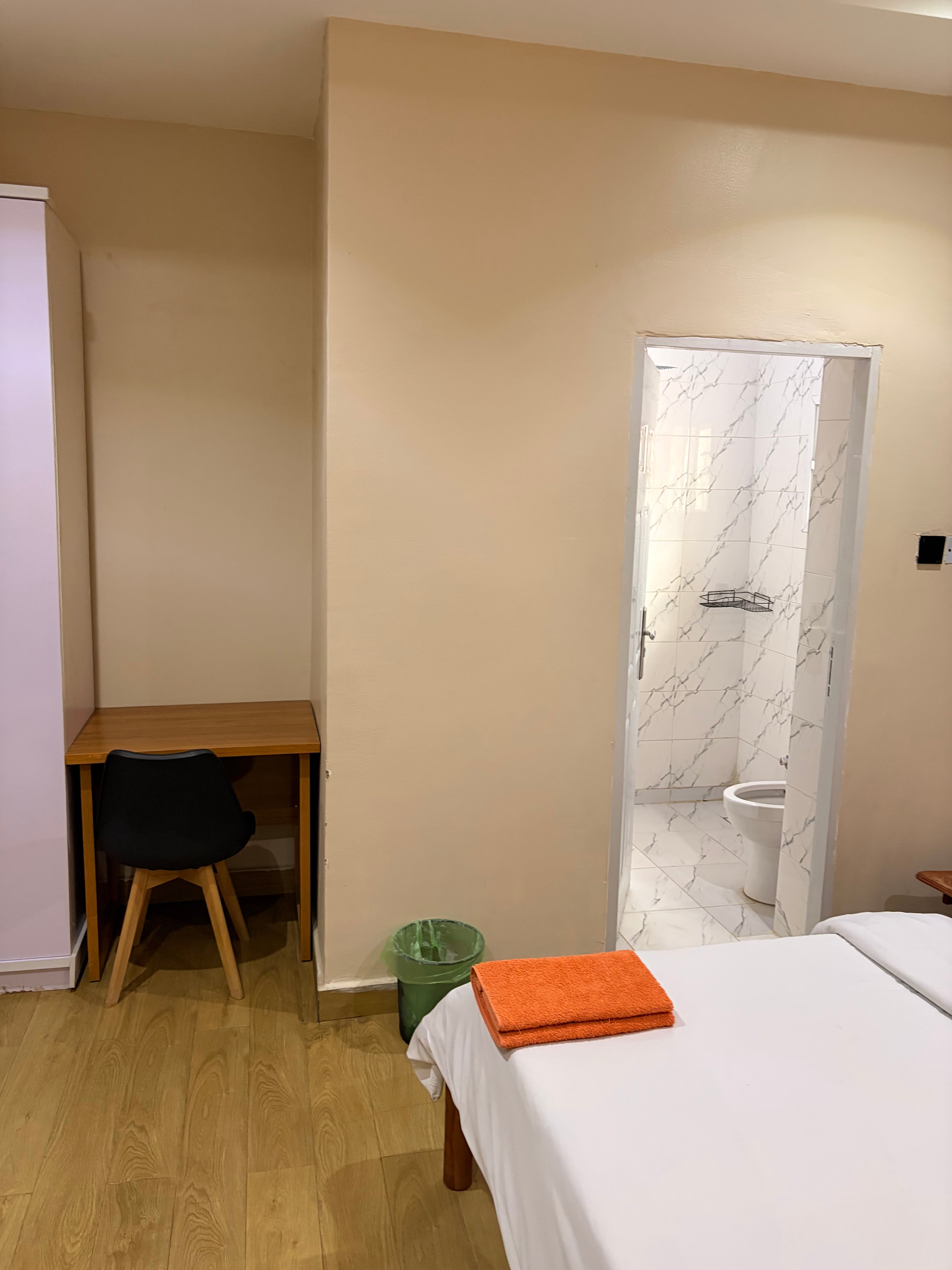 Lux Single room in katampe