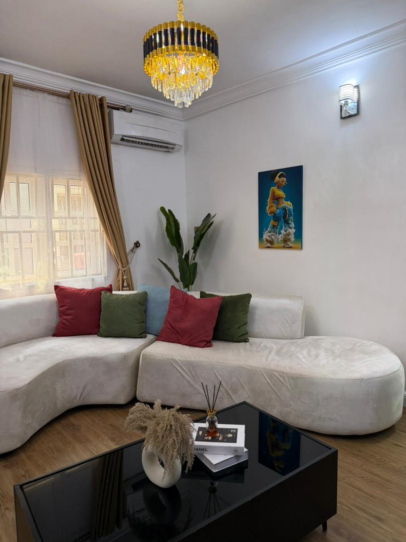Luxury 1-Bedroom Apartment – Wuse 2, Abuja

₦2,100,000 per month
