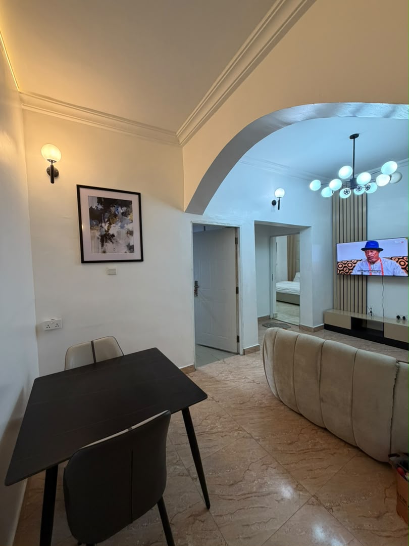 Luxury 1-Bedroom Apartment – Wuye, Abuja

₦1,950,000 per month