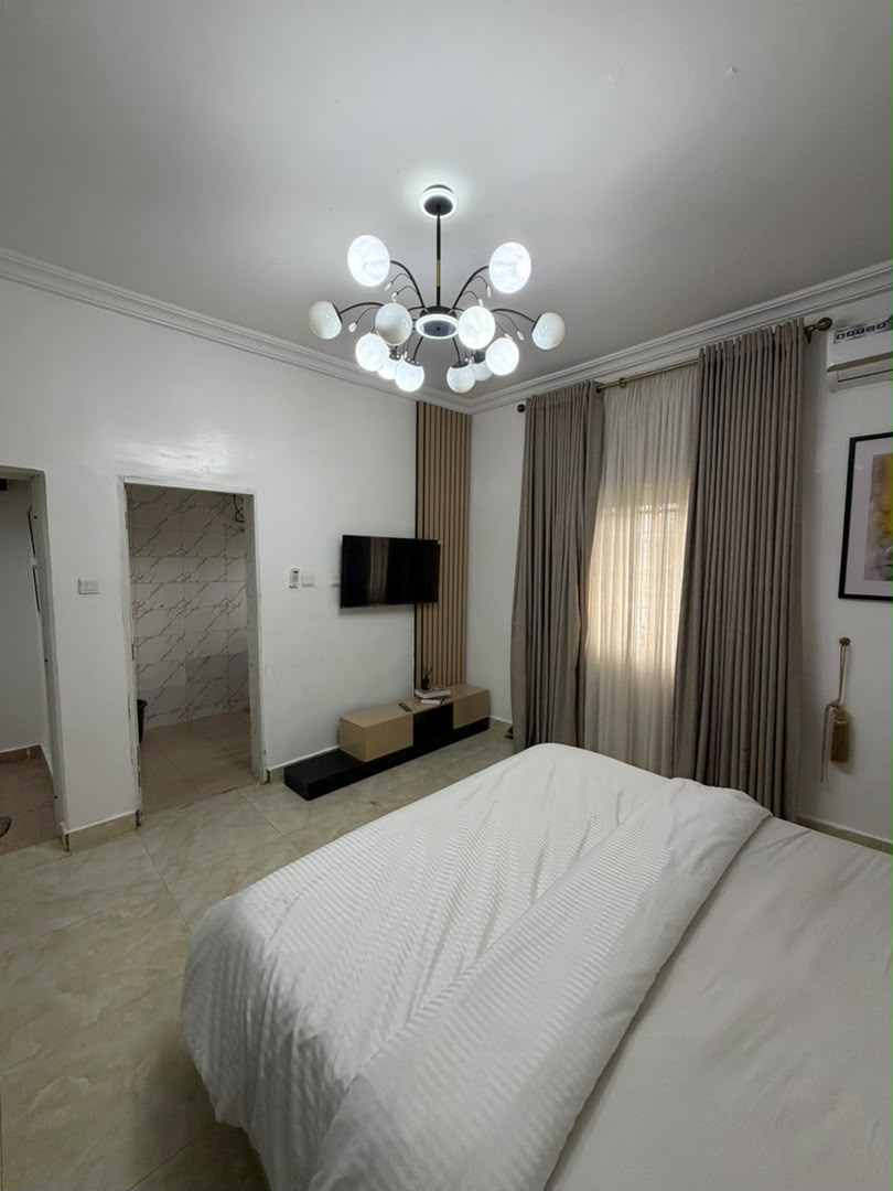Luxury 1-Bedroom Apartment – Wuye, Abuja

₦1,950,000 per month