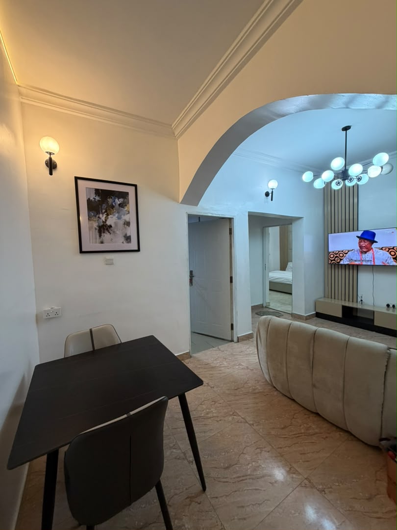 Luxury 1-Bedroom Apartment – Wuye, Abuja

₦1,950,000 per month