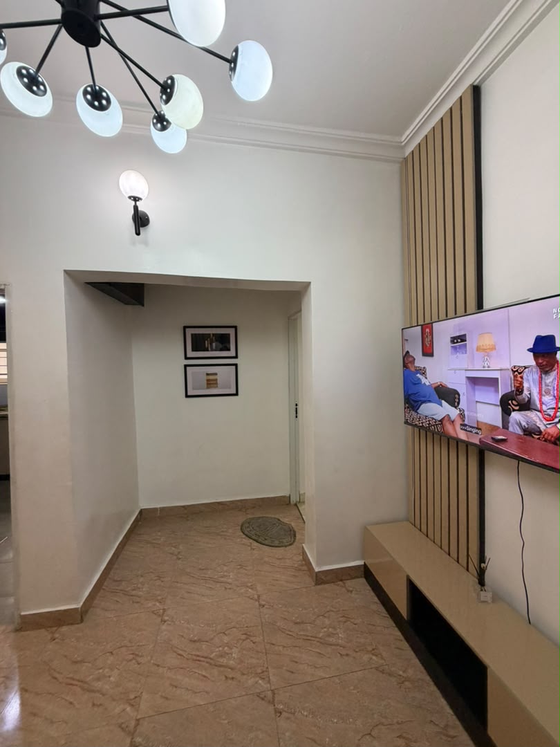 Luxury 1-Bedroom Apartment – Wuye, Abuja

₦1,950,000 per month