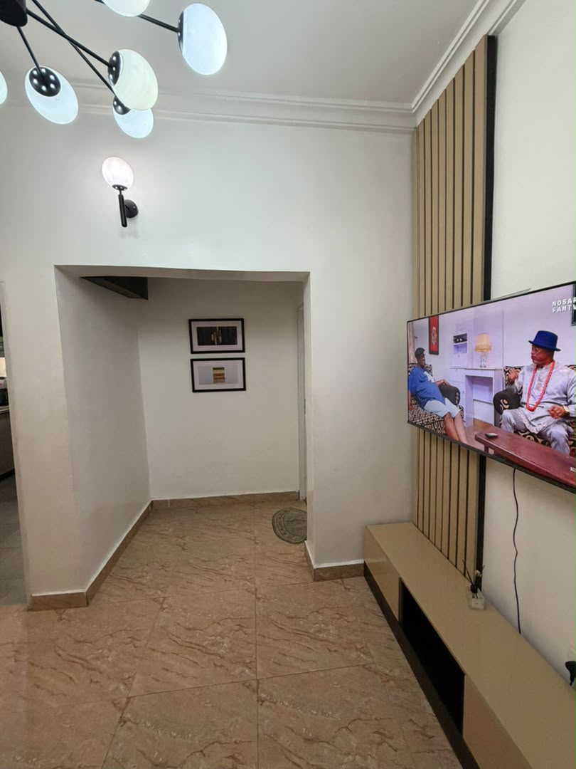 Luxury 1-Bedroom Apartment – Wuye, Abuja

₦1,950,000 per month