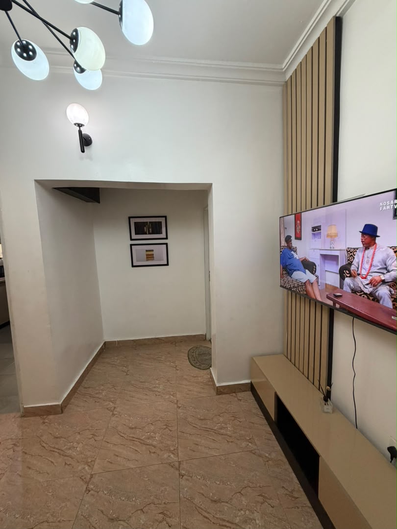 Luxury 1-Bedroom Apartment – Wuye, Abuja

₦1,950,000 per month