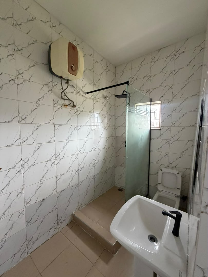 Luxury 1-Bedroom Apartment – Wuye, Abuja

₦1,950,000 per month