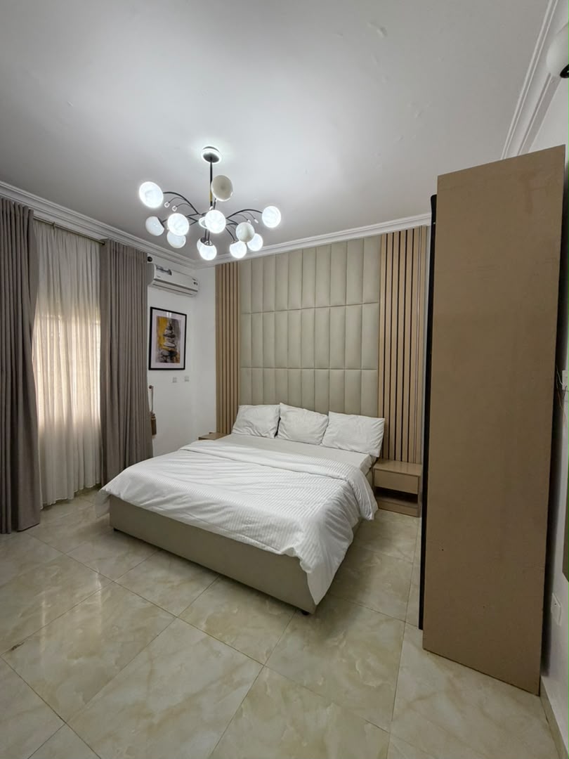 Luxury 1-Bedroom Apartment – Wuye, Abuja

₦1,950,000 per month