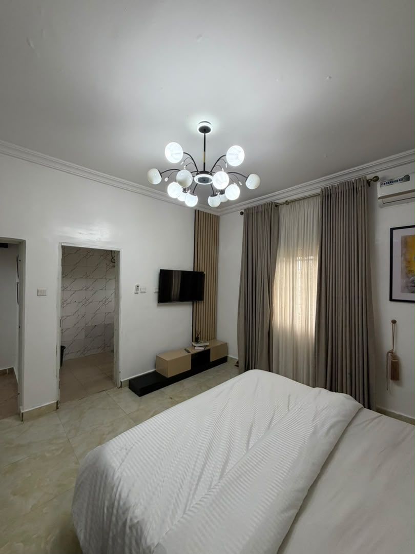 Luxury 1-Bedroom Apartment – Wuye, Abuja

₦1,950,000 per month